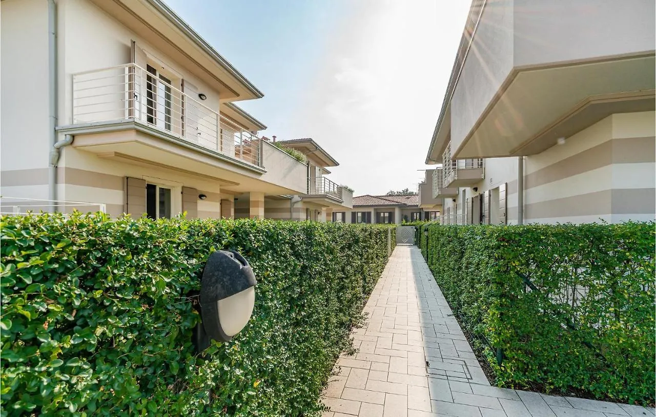 2 Bedroom Lovely Apartment In Puegnago Sul Garda Raffa 0*,  إيطاليا