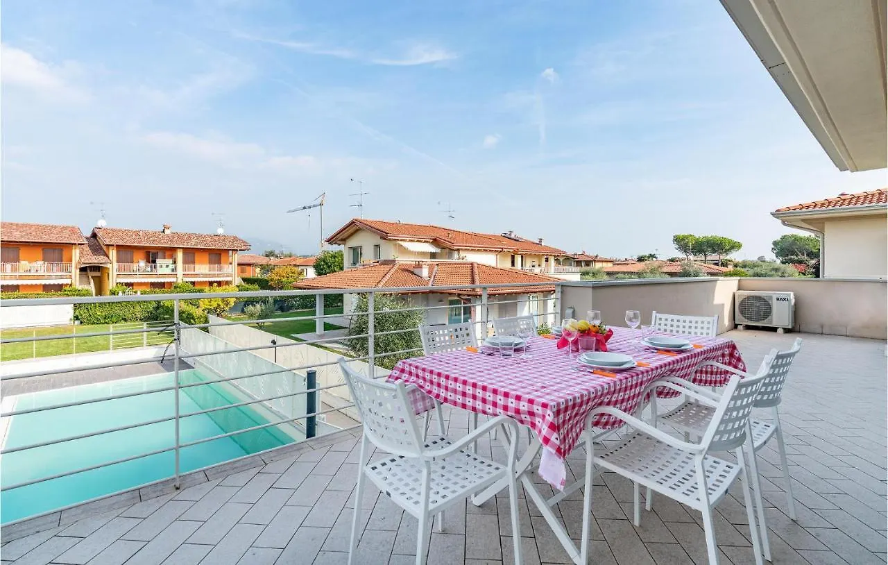 2 Bedroom Lovely Apartment In Puegnago Sul Garda Raffa