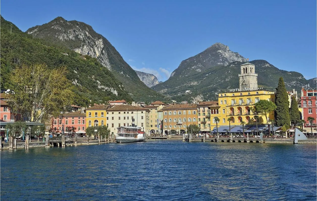 2 Bedroom Lovely Apartment In Puegnago Sul Garda Raffa