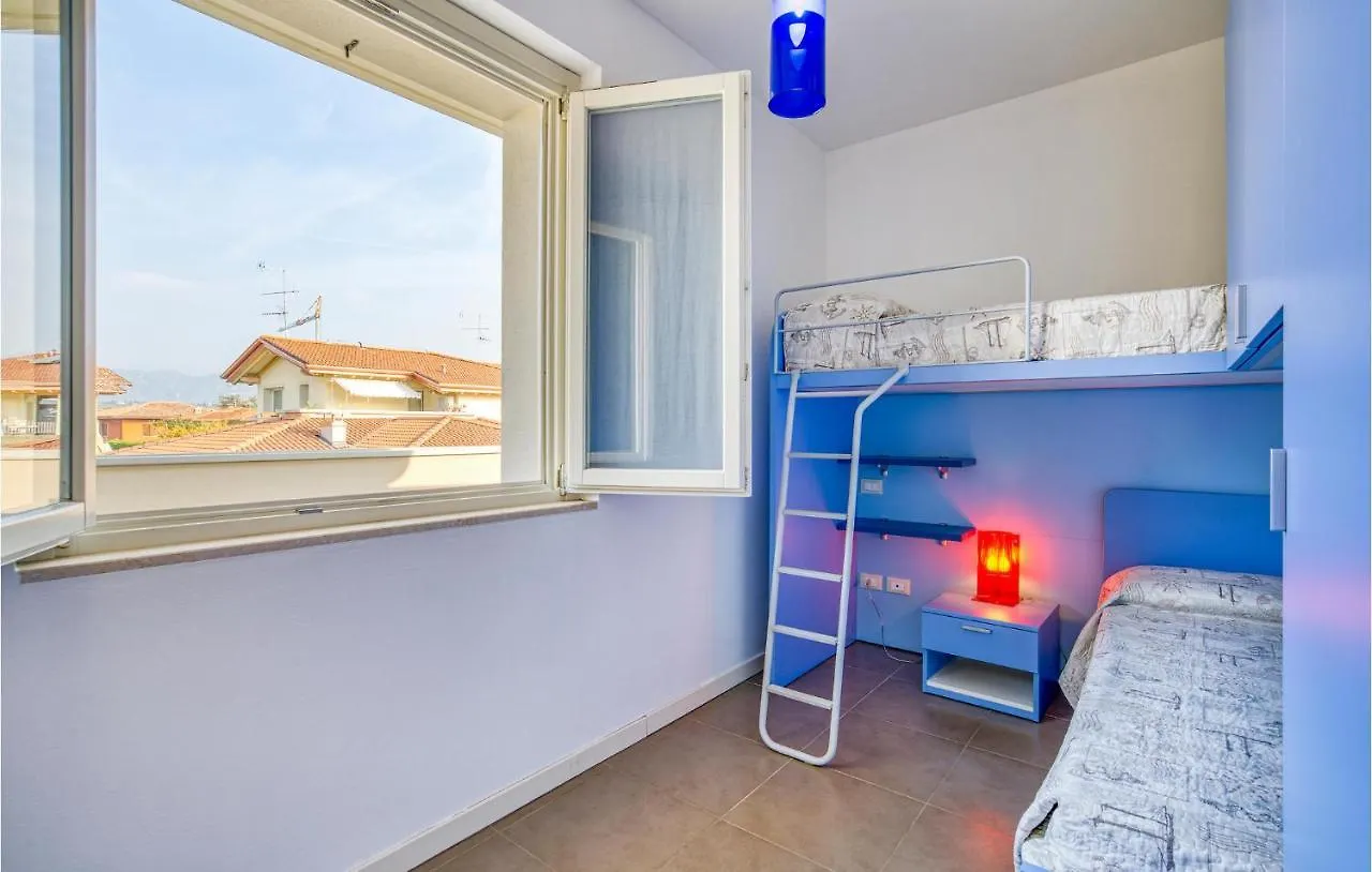 2 Bedroom Lovely Apartment In Puegnago Sul Garda Raffa إيطاليا