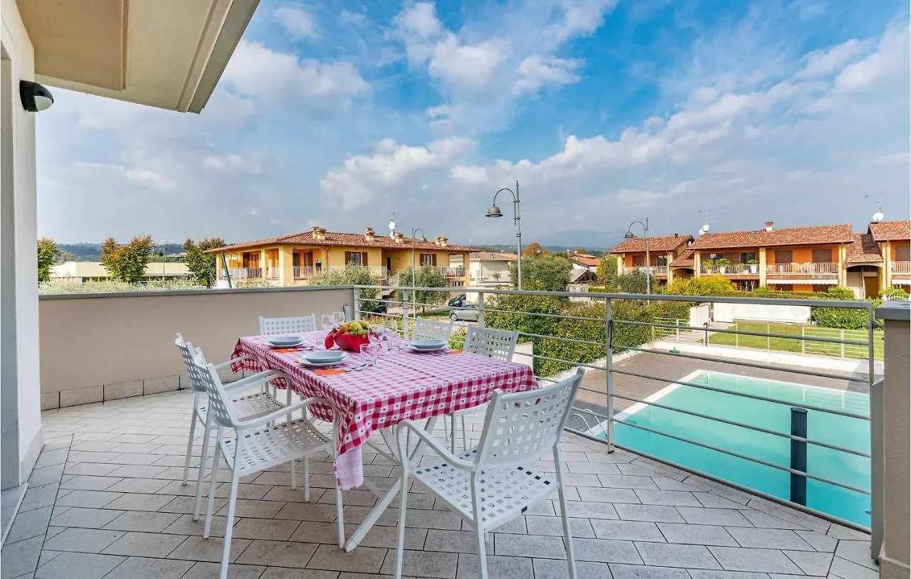 2 Bedroom Lovely Apartment In Puegnago Sul Garda Raffa