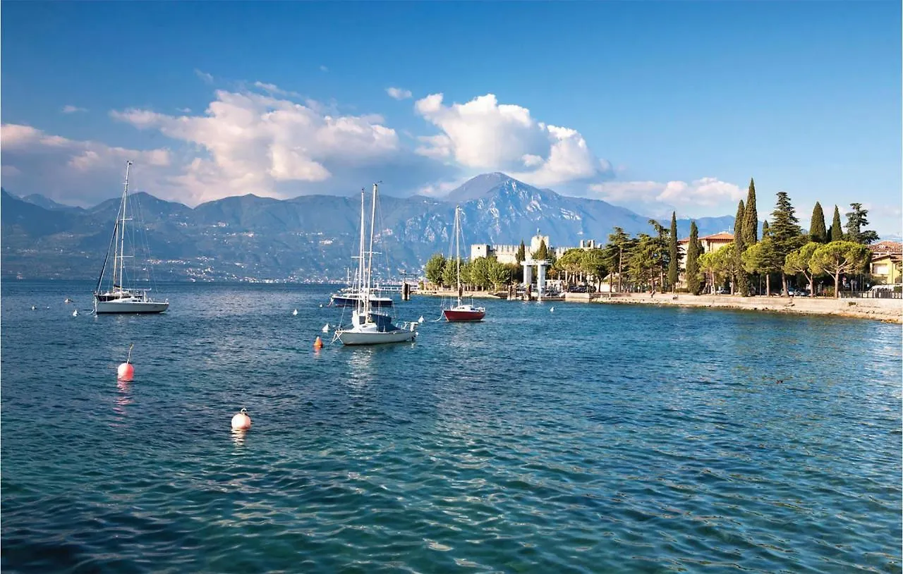 2 Bedroom Lovely Apartment In Puegnago Sul Garda Raffa 0*,  إيطاليا