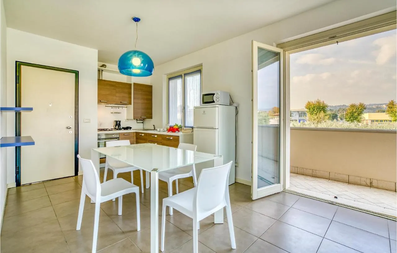 2 Bedroom Lovely Apartment In Puegnago Sul Garda Raffa