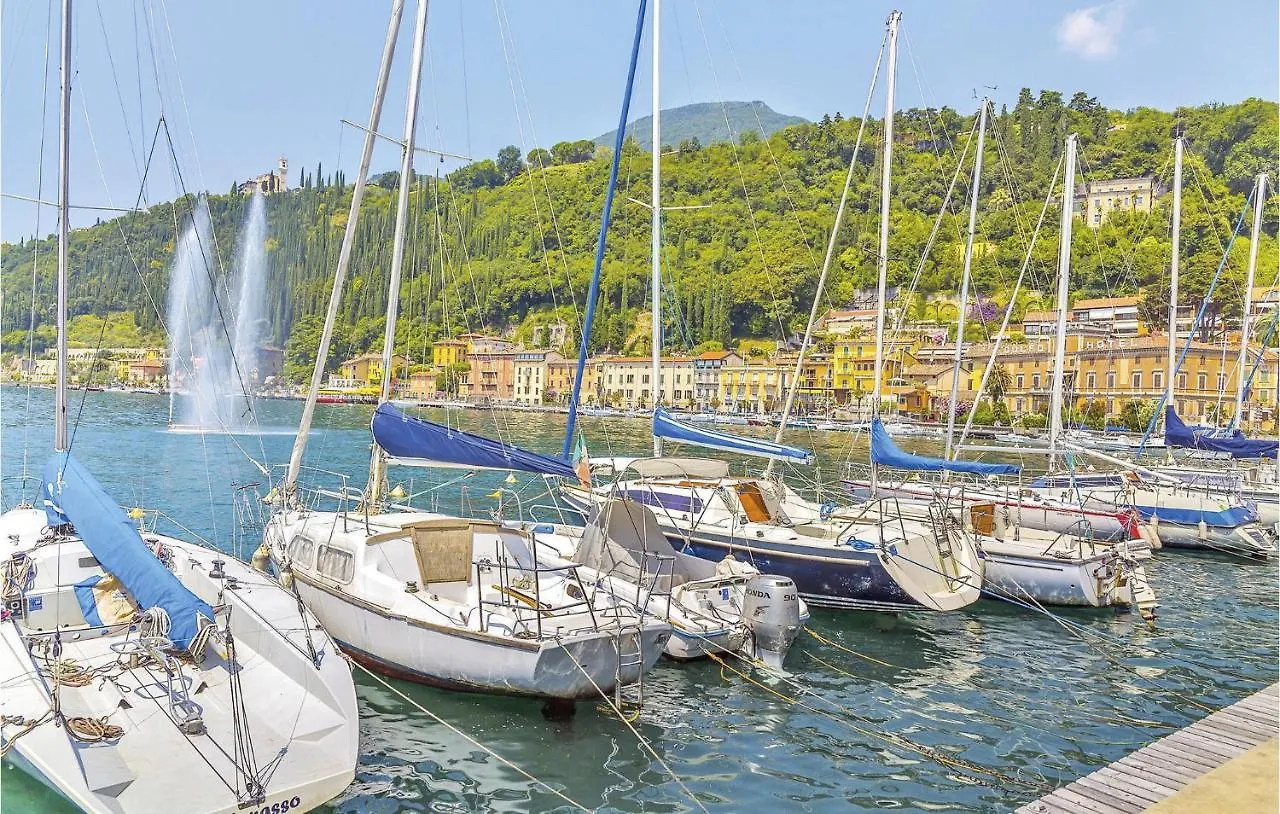 2 Bedroom Lovely Apartment In Puegnago Sul Garda Raffa