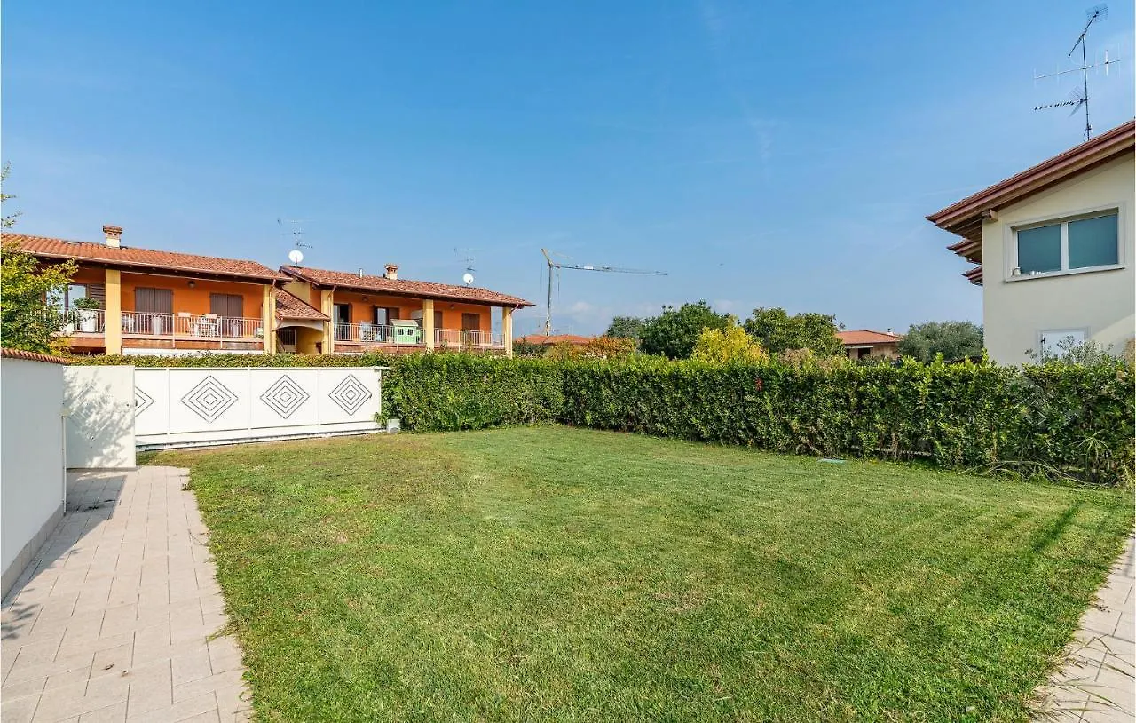 2 Bedroom Lovely Apartment In Puegnago Sul Garda Raffa 0*,